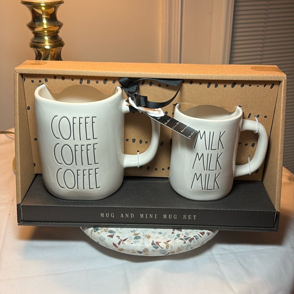 Rae Dunn mom and child mug set
